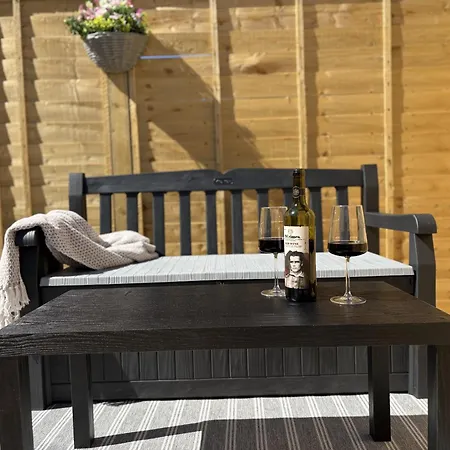 Tranquil Contemporary With Luxurious Jacuzzi בית נופש Brigham (Cumbria)